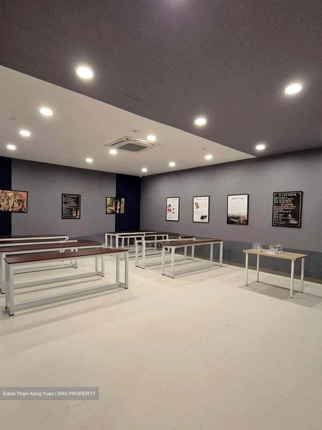 Westway (D5), Retail #569583251